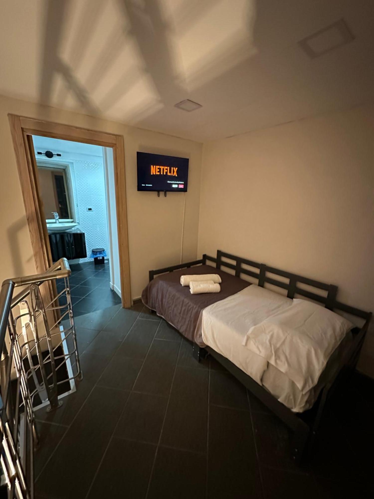 Fox Holiday Home In The Port Napoli Ngoại thất bức ảnh